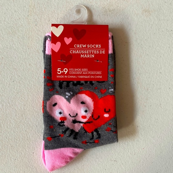 NEW Ladies Crew Socks - LOVE pattern with 2 Hearts Hugging - fits 5-9 Shoe size - Picture 1 of 4